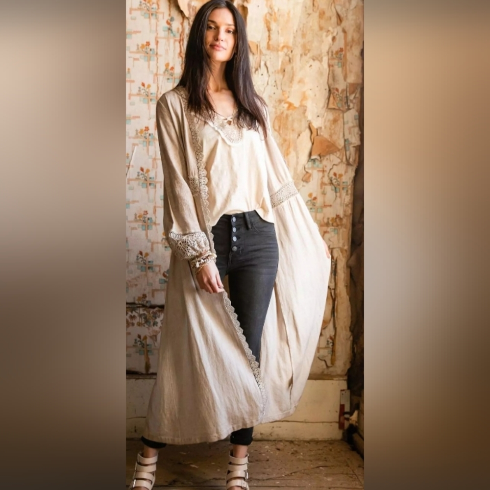 Gimmicks by Bke Taupe Cardigan